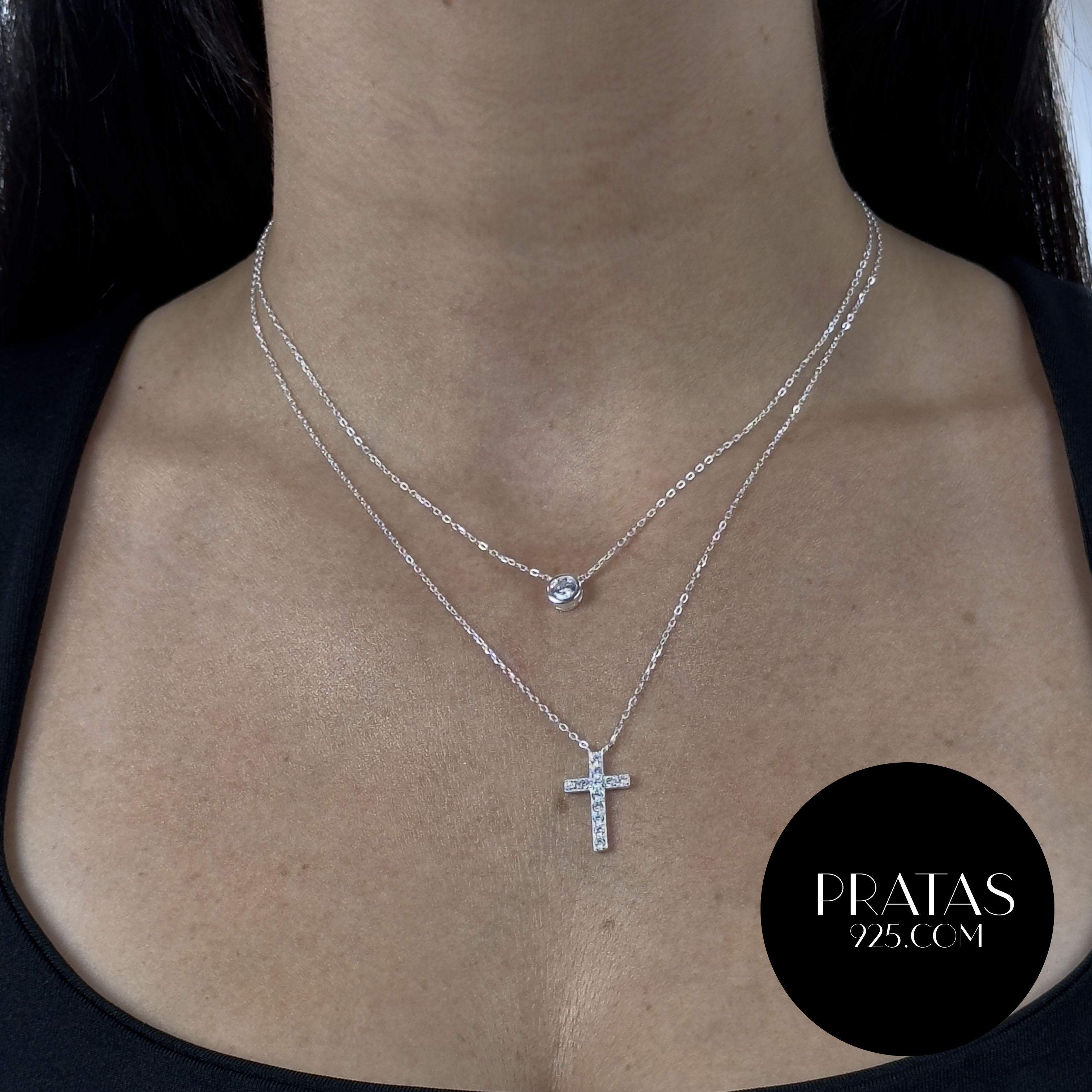 Colar Choker Cartier Duplo Com Ponto de Luz e Cruz Cravejada